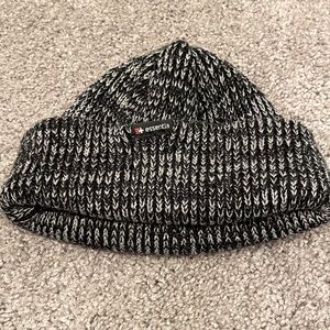 Essentia Knit Beanie